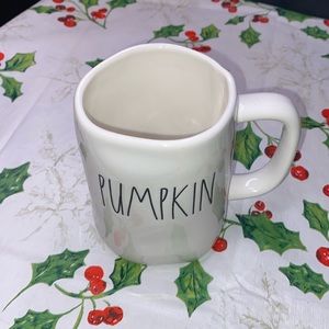 20oz “Pumpkin” coffee/tea mug by Rae Dunn